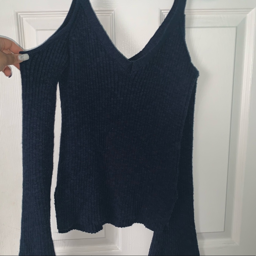 off the shoulder/strap v-neck top